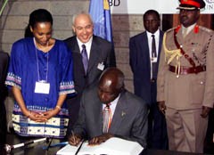 COP5, 2000, President Moi of Kenya, the first to sign the Protocol UNEP